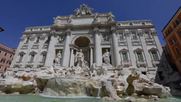 Palazzo Poli y Fontana de Trevi Roma, Italia. Lugar turístico popular en Roma — Vídeo de stock