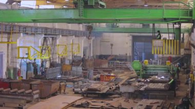 Fabrikadaki atölyenin içi. Metal fabrikasının içinde.