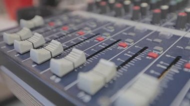 Ses Kayıt Ekipmanı, Parti. Ses kontrol paneli. Profesyonel müzik karıştırıcı