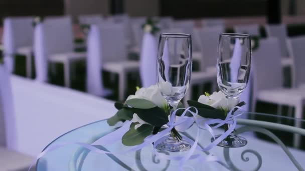 Décor de mariage, lunettes des mariés — Video