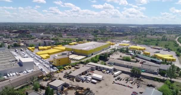 Moderne fabrik udsigt, spænder over en moderne fabrik. Udvendig af en moderne fabrik – Stock-video