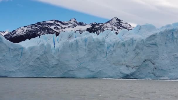 灰色の湖、パタゴニア、チリのパノラマビュー。灰色の氷河パタゴニア — ストック動画