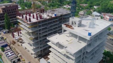Modern bir konut inşaatı. Ev yapımı hava manzarası