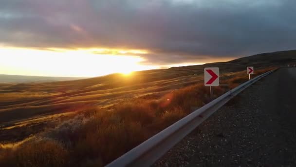 Coucher de soleil en patagonie, coucher de soleil coloré. La nature de la patagonie au coucher du soleil — Video