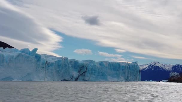 Blå Glacier Gray sakte, Patagonia. Blå isbre ved patagoni, kolbe – stockvideo