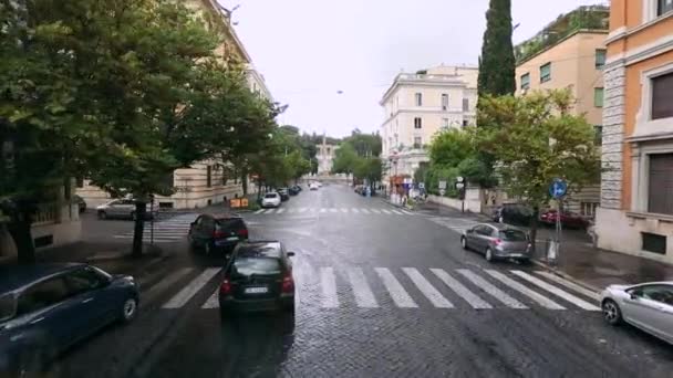 Krásné ulice Itálie, staré ulice Říma s oknem — Stock video