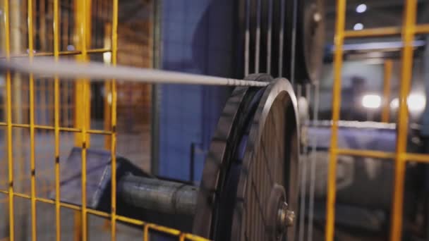 Proces výroby kabelů, mechanismus v kabelárně