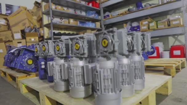 기어 박스는 재고 로. 제조 된 기어 모터 — 비디오