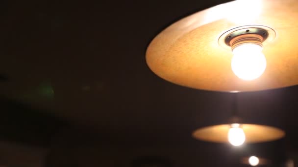 Vintage bella lampada. Lampada vintage. — Video Stock