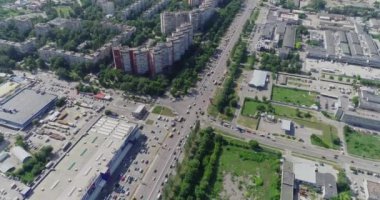 Zaman turları kesişme noktası üst görünümü. Çok sayıda arabalı kavşaklar. Kesişme üst görünümü meşgul.