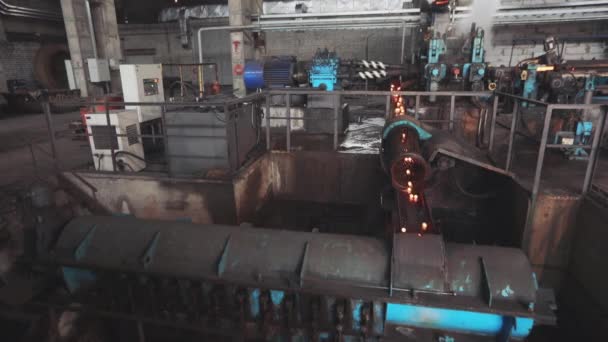 Produkcja łożysk, produkcja metalowych kulek. Kule do mielenia, kule do młyna — Wideo stockowe
