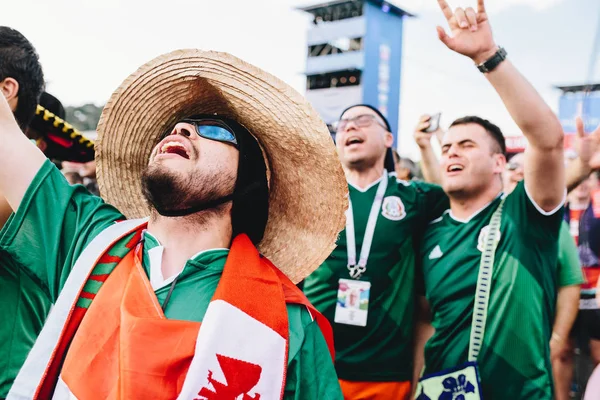 Москва Россия Июнь 2018 Счастливые Мексиканские Фанаты Форме Поют Национальные — стоковое фото