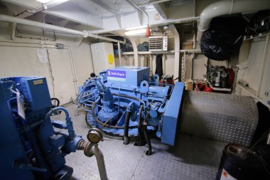 Köstence, Romanya - 19 Mayıs 2018: Ayrıntılar bir römorkör tekne motoru odalardan