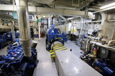 Köstence, Romanya - 19 Mayıs 2018: Ayrıntılar bir römorkör tekne motoru odalardan