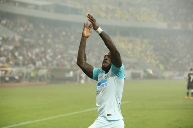 Bucharest, Romanya - 28 Temmuz 2018: Gnohere Harlem Eddy, Dinamo ve Fcsb tarihinde Ulusal Arena stadyum arasında oyun sırasında Dinamo Bucharest futbol takımı, tepki