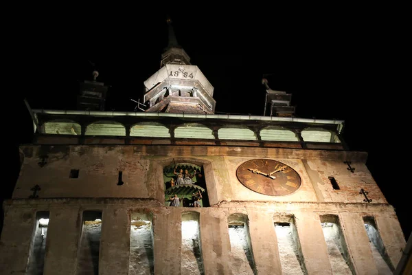 Sighisoara Rumunia Sierpień 2018 Nocny Widok Wieży Zegar Średniowiecznego Miasta — Zdjęcie stockowe