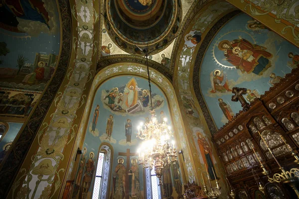 Bucharest Rumania Octubre 2018 Pinturas Religiosas Las Paredes Una Iglesia —  Fotos de Stock