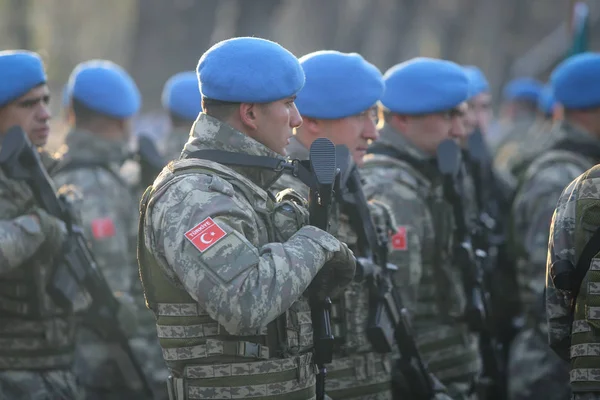 Bucharest Romania Dicembre 2018 Soldati Turchi Possesso Fucili Assalto Mpt — Foto Stock