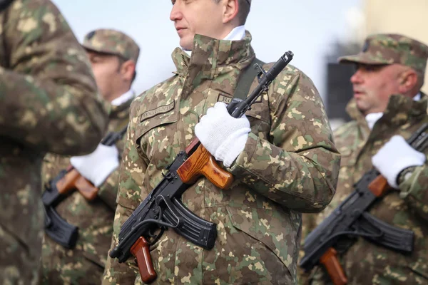 Bucharest Roemenië December 2018 Roemeense Leger Soldaten Bewapend Met Een — Stockfoto