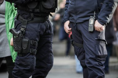 Tafsilât-in iki isyan polis memuru güvenlik seti