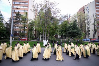 Bir Palm Pazar hac proces sırasında Romen Ortodoks rahipler