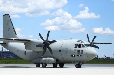 İtalyan Hava F Alenia C-27j Spartan askeri kargo uçağı