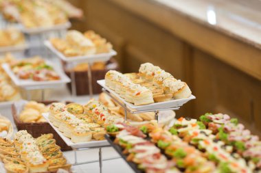 Bir ev bir masada mezeler ile alan görüntü Sığ derinliği