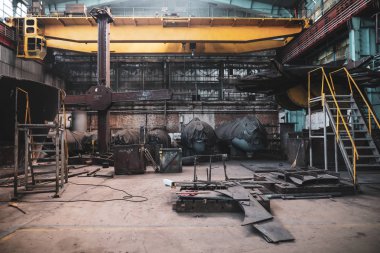 Kirli ve eski ama hala işleyen metal işleri, eski moda., 