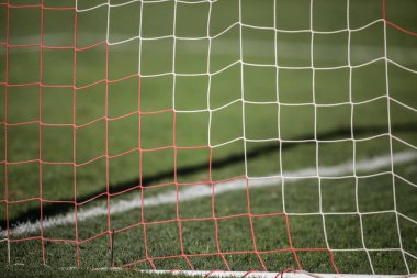 Bir futbol kapısı ağıyla sığ alan derinliği (seçici odak).