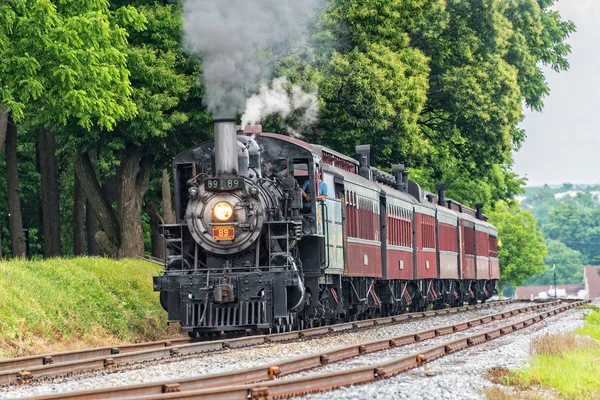 Strasburg Junho 2018 Strasburg Railroad Locomotive Canadian Puxa Carros Passageiros — Fotografia de Stock