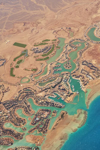 Luchtfoto van El Gouna een luxe Egyptisch toeristisch resort gelegen aan de Rode Zee 20 kilometer ten noorden van Hurghada. — Stockfoto