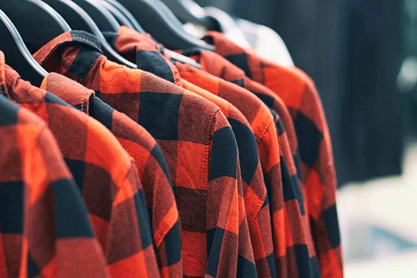 Mujer en ropa de hombre fotos de stock, imágenes de Mujer en ropa de hombre sin royalties | Depositphotos Mujer en ropa de hombre fotos de stock, imágenes de Mujer en ropa de hombre sin royalties | Depositphotos