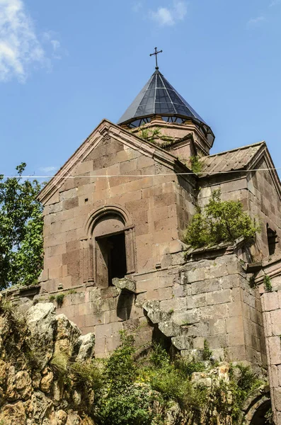 School and bell tower of the monastery Goshavank in the village of Gosh, located near the town of Dilijan — Stock Photo, Image