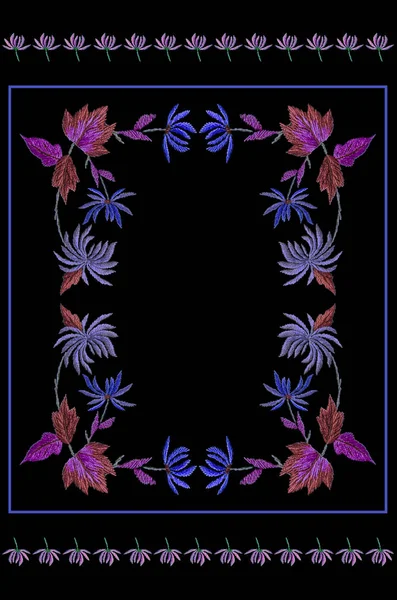 Frame met bloemmotieven met borduursel van blauwe chrysanten met bladeren in rode, blauwe en paarse tinten op zwarte achtergrond — Stockfoto