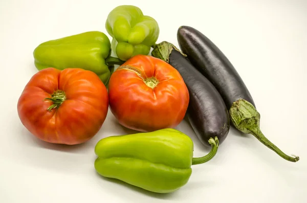 Green Sweet Peppers Large Red Tomatoes Black Purple Eggplants Vegetables — Stock Photo, Image