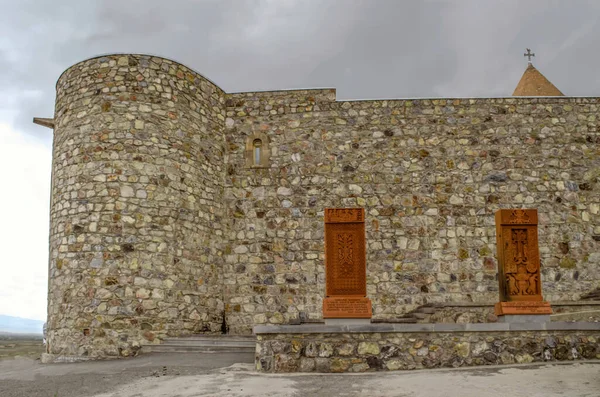 Внешний Угол Круглой Башней Средневековой Крепости Хор Вирап Хачкарами Стены — стоковое фото