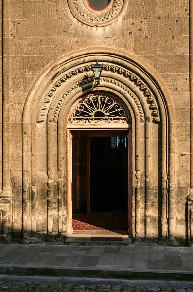 Entré Till Kyrkan Heliga Tecken Gyumri Med Oval Fönster Täckt — Stockfoto