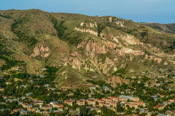 Uitzicht Oude Stad Goris Armenië Vanaf Steile Weg Naar Berg — Stockfoto