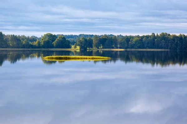 A lake, perfect reflection, clouds, and forest — Stock Photo, Image