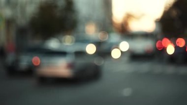 Akşam şehrin sokaklarında.