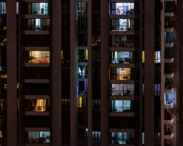 Arrière Plan Tonique Avec Vie Nocturne Dans Grande Ville Immeuble — Photo