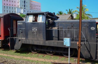 Sri Lanka, Galle, 2017-02-03: Eski lokomotif hunslet Tren İstasyonu. Hunslet hala kaçıyor.