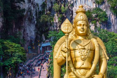 Batu mağaraları, Malezya - girişi, erdal heykel, bulanık insanlar adımlarla genel bakış