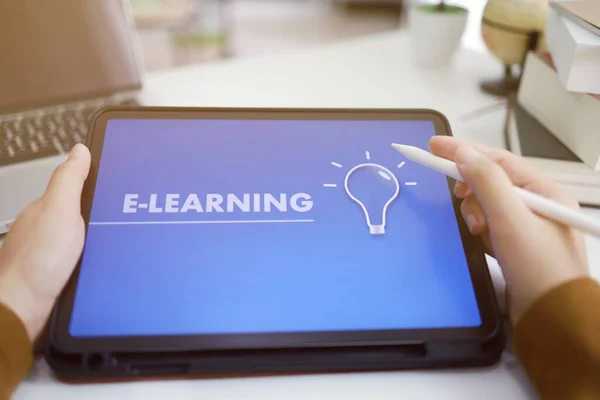 Learning Konzept Mit Website Auf Tablet Bildung Internet Technologie Web — Stockfoto