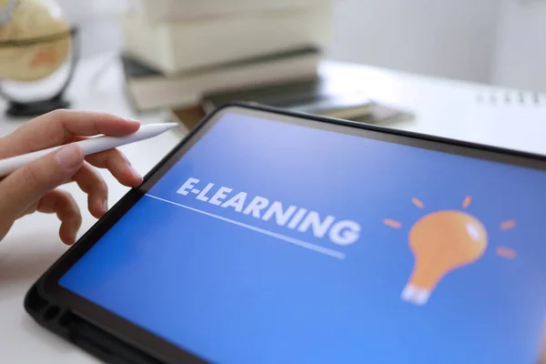 Learning Concept Met Website Tablet Onderwijs Internet Technologie Web Online — Stockfoto