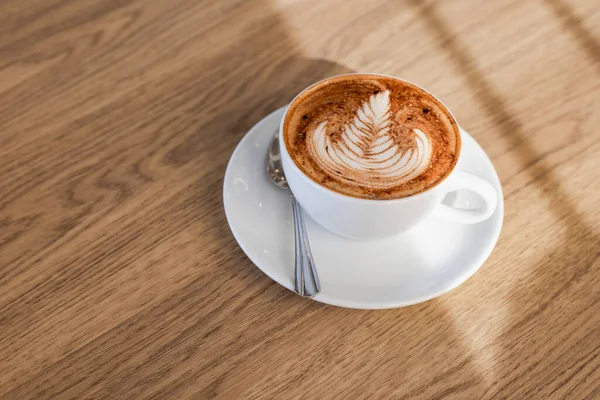 Seni Kopi Latte Meja Kayu — Stok Foto