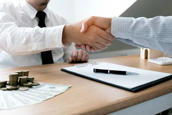 İş adamları, emlakçı danışman ve konut sigortası kavramı dışında emlakçıyla anlaşma yapıyor.