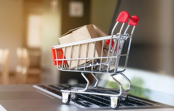 Small Shopping Cart Laptop Shopping Online Concept — Stock Photo, Image