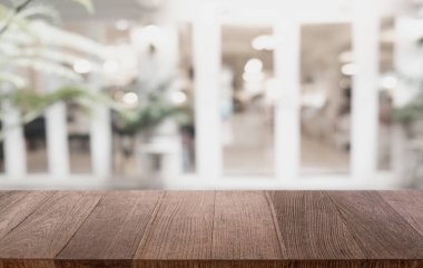 Görüntü Arkaplan Odasında Ahşap Masa Üstü içi boş kopya alanı ile 