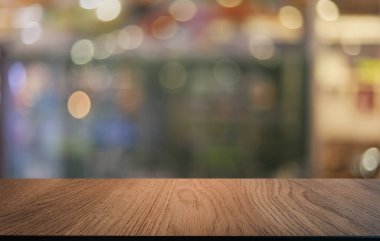 Görüntü Arkaplan Odasında Ahşap Masa Üstü içi boş kopya alanı ile 